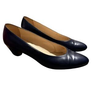 Salvatore Ferragamo Navy Leather Low Heel Pumps Made in Italy Size 8